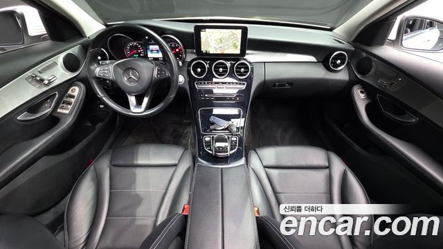 Mercedes-Benz C-Class — interior