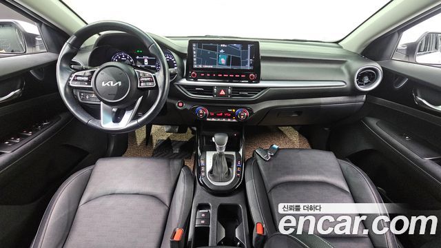 Kia K3 — interior
