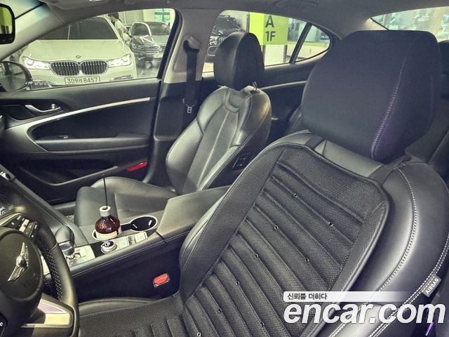 Genesis G70 — interior