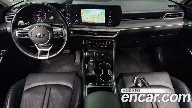 Kia K5 — interior