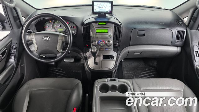 Hyundai Starex — interior