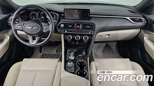 Genesis G70 — interior