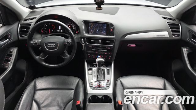 Audi Q5 — interior