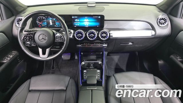 Mercedes-Benz GLB-Class — interior