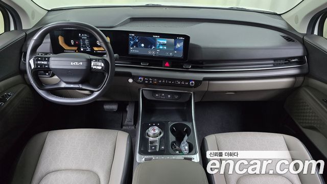Kia Carnival — interior