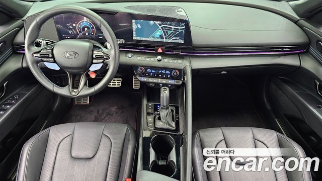 Hyundai Avante — interior