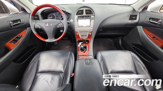 Lexus ES — interior