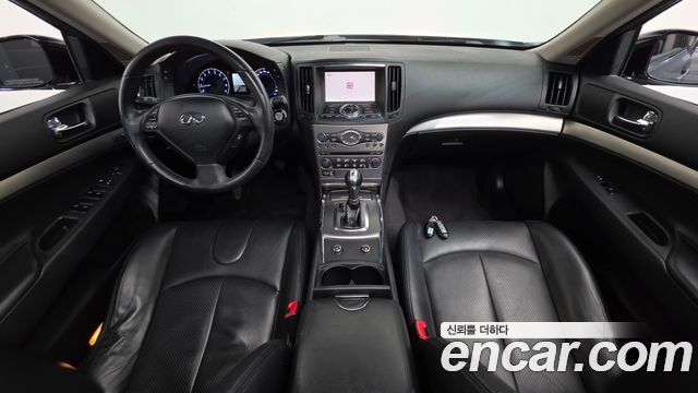 Infiniti G — interior