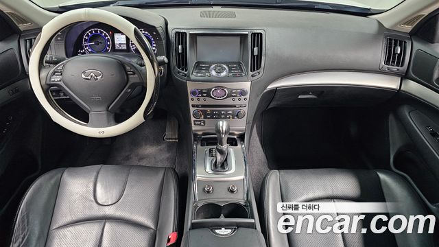 Infiniti G — interior