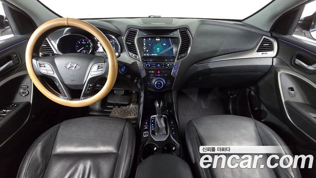 Hyundai Santa Fe — interior