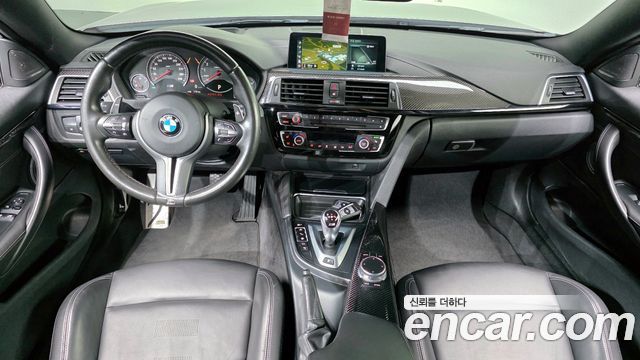 BMW M4 — interior