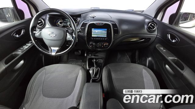 Renault Korea QM3 — interior