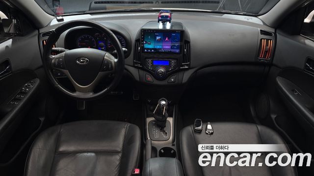 Hyundai i30 — interior