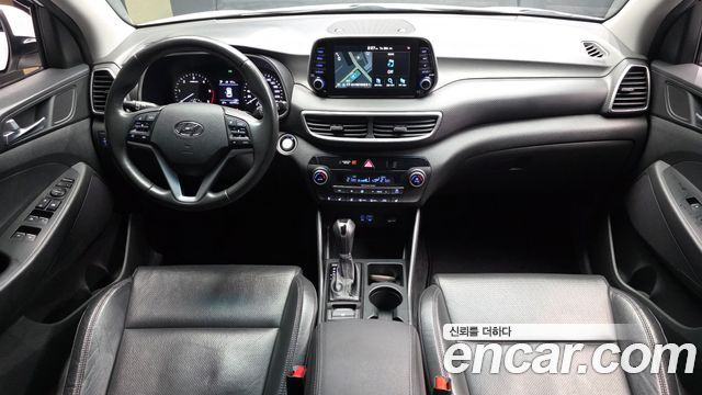 Hyundai Tucson — interior