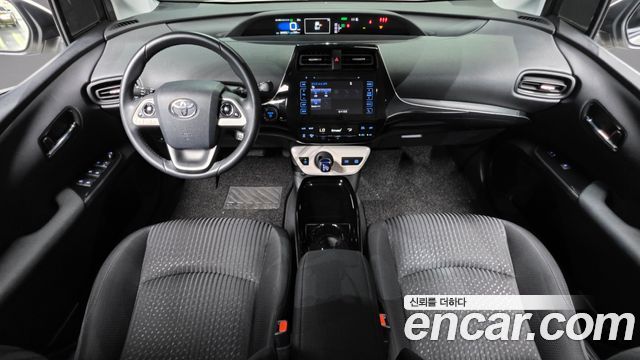 Toyota Prius — interior