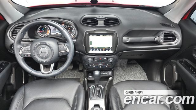 Jeep Renegade — interior