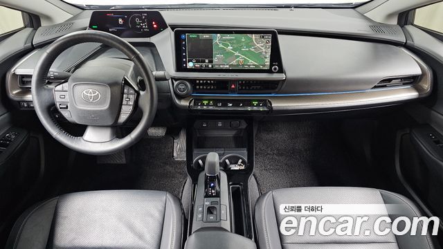Toyota Prius — interior