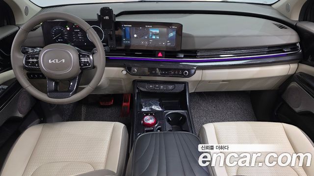 Kia Carnival — interior