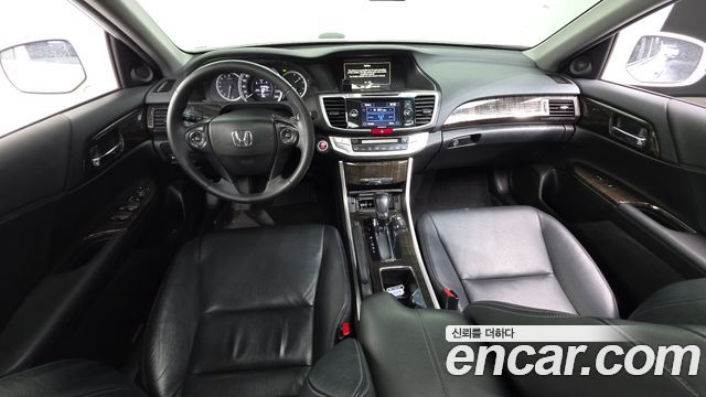 Honda Accord — interior