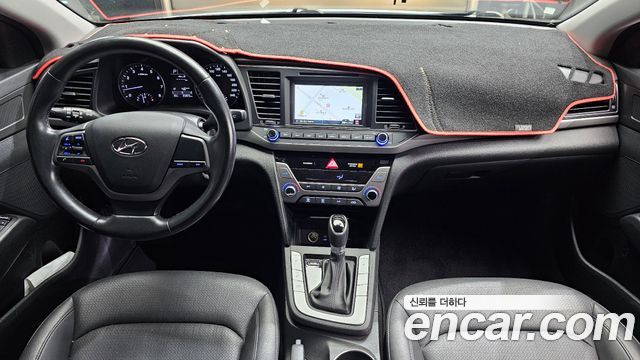 Hyundai Avante — interior