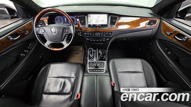 Hyundai Equus — interior