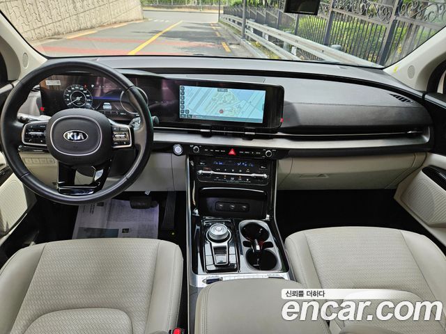 Kia Carnival — interior