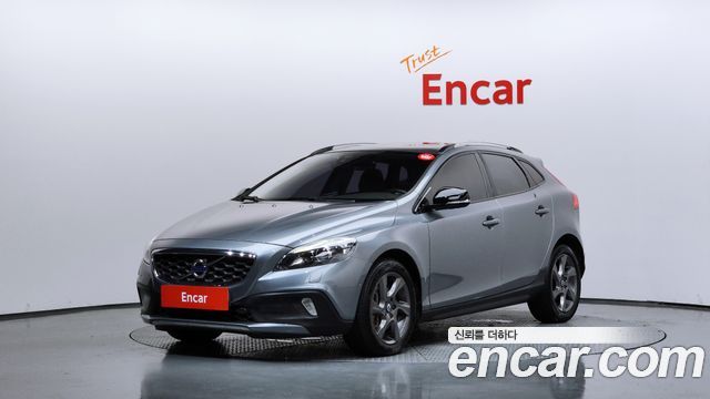 Volvo V40 — exterior