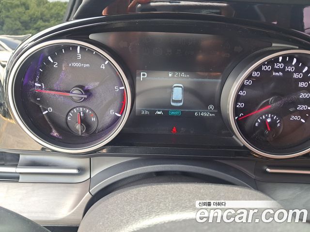 Kia Carnival — interior