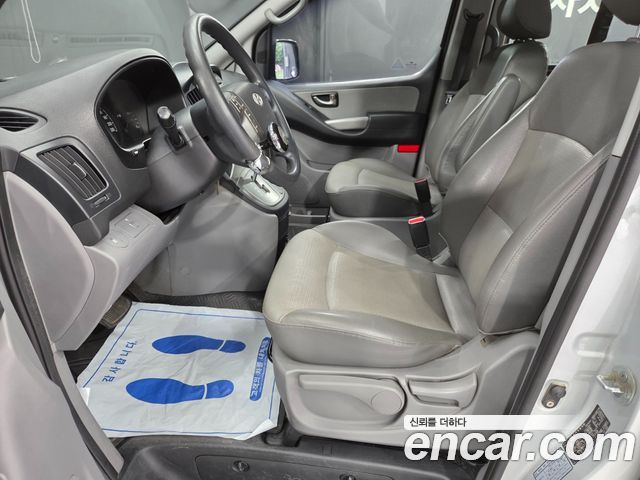 Hyundai Starex — interior