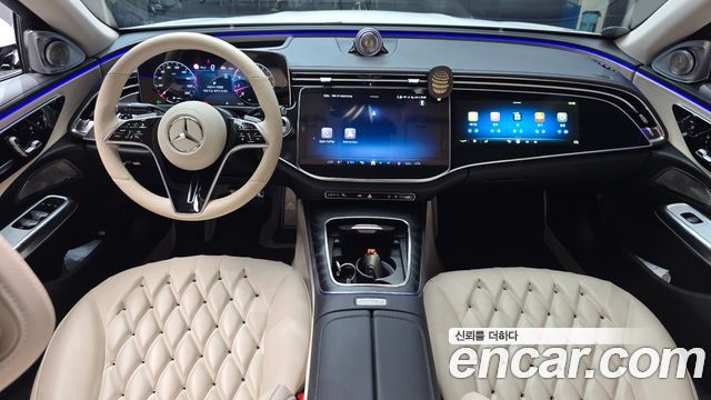Mercedes-Benz E-Class — interior