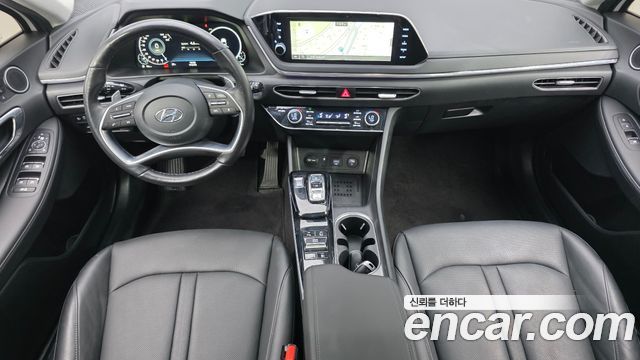 Hyundai Sonata — interior