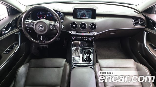 Kia Stinger — interior