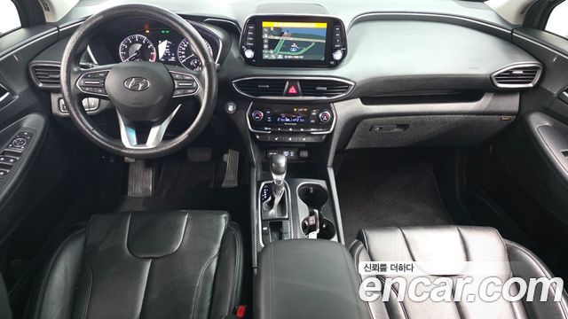 Hyundai Santa Fe — interior