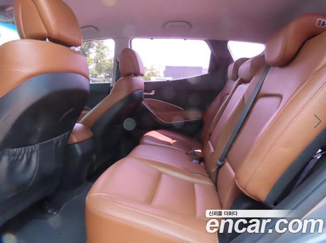 Hyundai Santa Fe — interior
