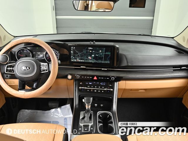 Kia Carnival — interior