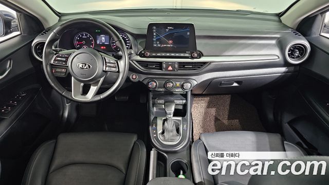 Kia K3 — interior