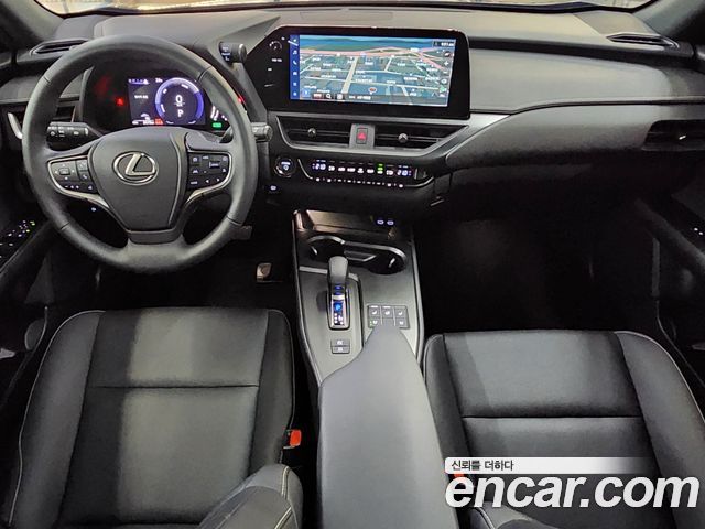 Lexus UX — interior