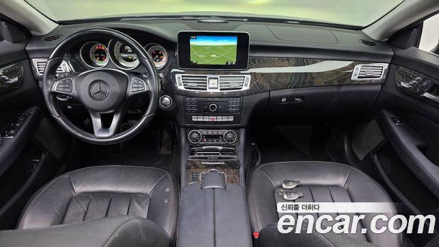 Mercedes-Benz CLS-Class — interior