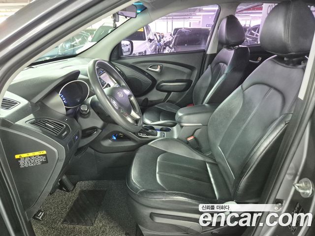 Hyundai Tucson — interior