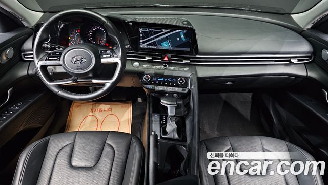 Hyundai Avante — interior