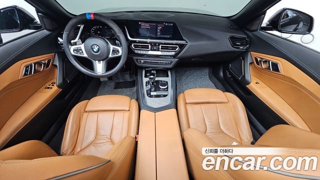 BMW Z4 — interior