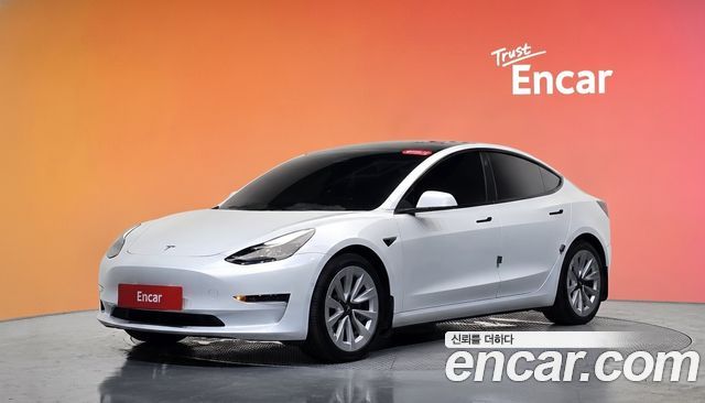 Tesla Model 3 — exterior