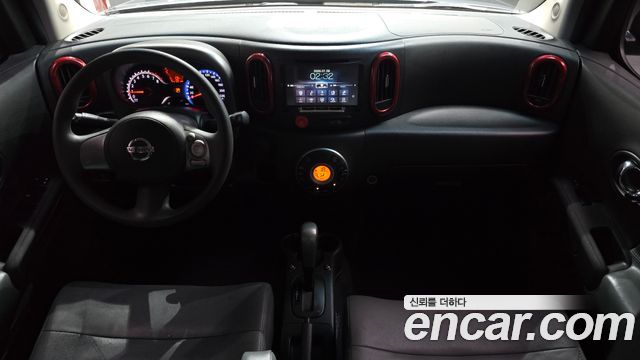 Nissan Cube — interior