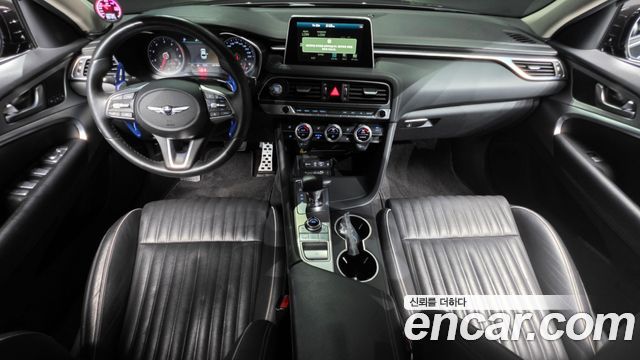 Genesis G70 — interior