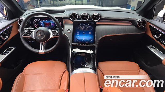 Mercedes-Benz GLC-Class — interior