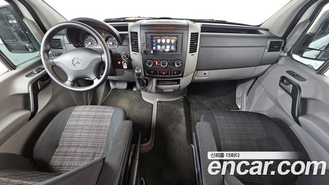 Mercedes-Benz Sprinter — interior