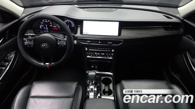 Kia K7 — interior