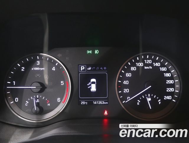 Hyundai Tucson — interior