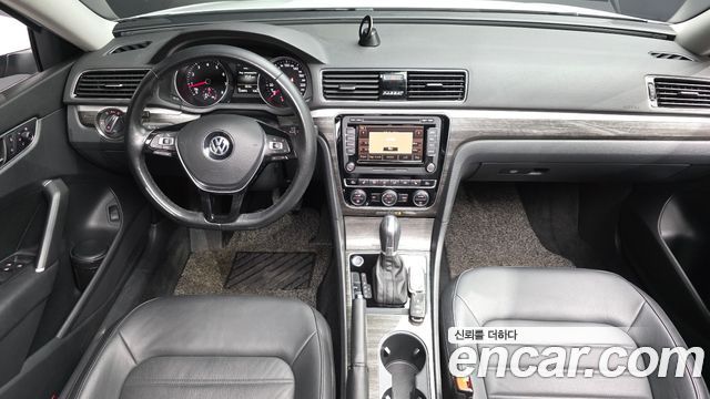 Volkswagen Passat — interior