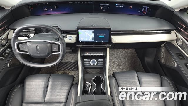 Lincoln Nautilus — interior